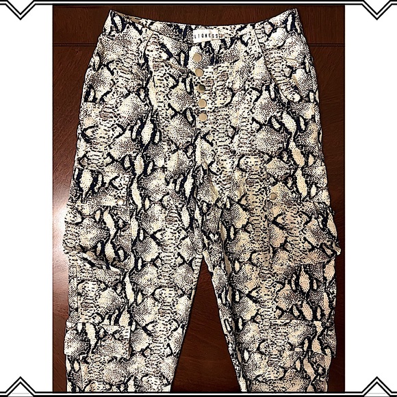 LIONESS - “Cypress” Cargo Pants (NWT) - Picture 5 of 10